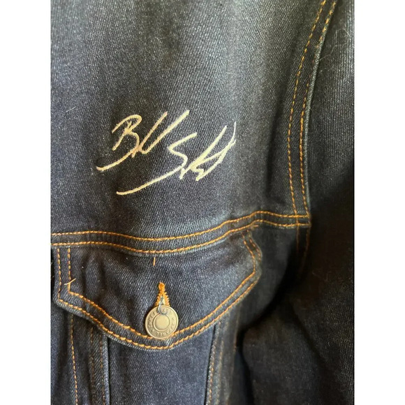 Blake Shelton Denim Jean Jacket Bull Skull Wings Autograph Tour Concert L - Picture 3 of 8